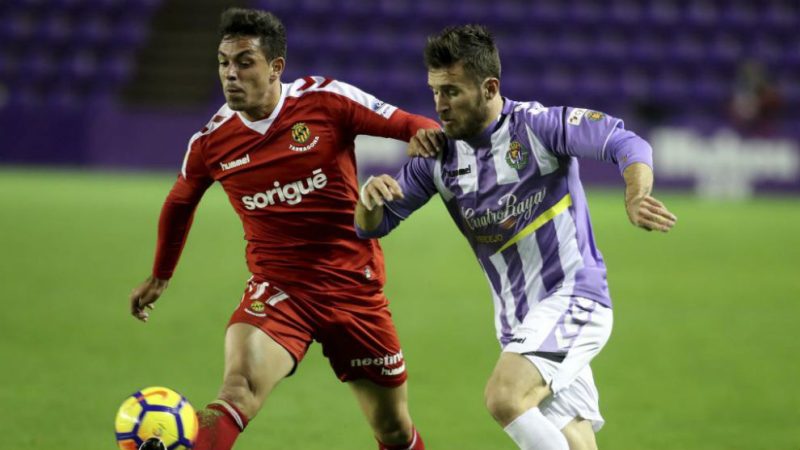Álvaro Bustos va participar a la golejada grana a Valladolid (0-3). | Foto: marca.com
