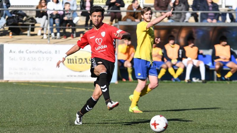 Riad, en el partit d'aquesta temporada a Castelldefels. Foto: Nicolás Arlanzón - UE Castelldefels.