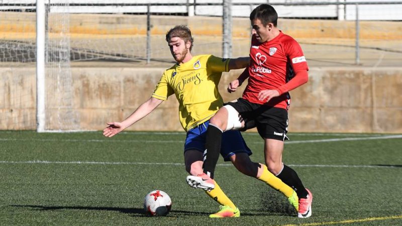 Pol Valentín va disputar els 90 minuts en el partit davant el Vilassar. Foto: Nicolás Arlanzón - UE Castelldefels.