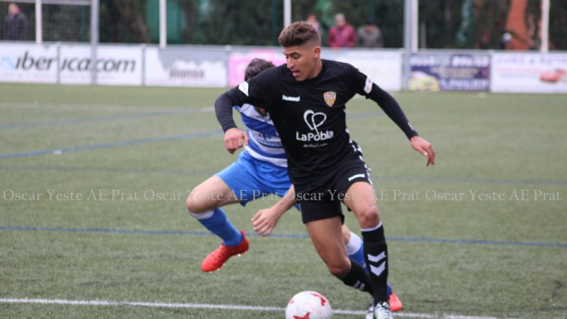 Moha, en el partit al camp del Prat. Foto: Oscar Yeste - AE Prat.