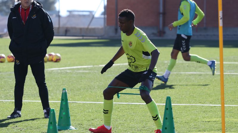 Thioune sembla que s'ha recuperat de les molèsties físiques. |Foto: Nàstic