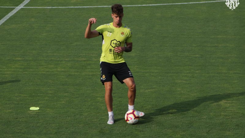 El central Josua Mejías en un entrenament d'aquesta temporada.  Foto: Gimnàstic de Tarragona.