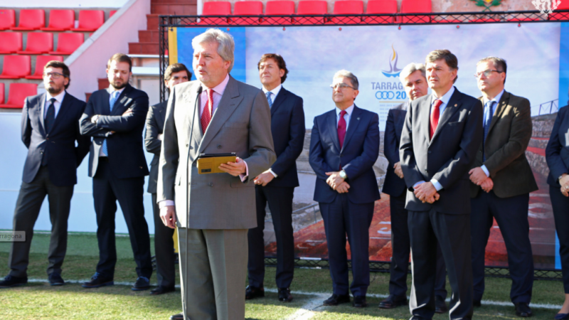 Íñigo Méndez de Vigo fent el parlament inaugural. | Foto: Gimnàstic de Tarragona