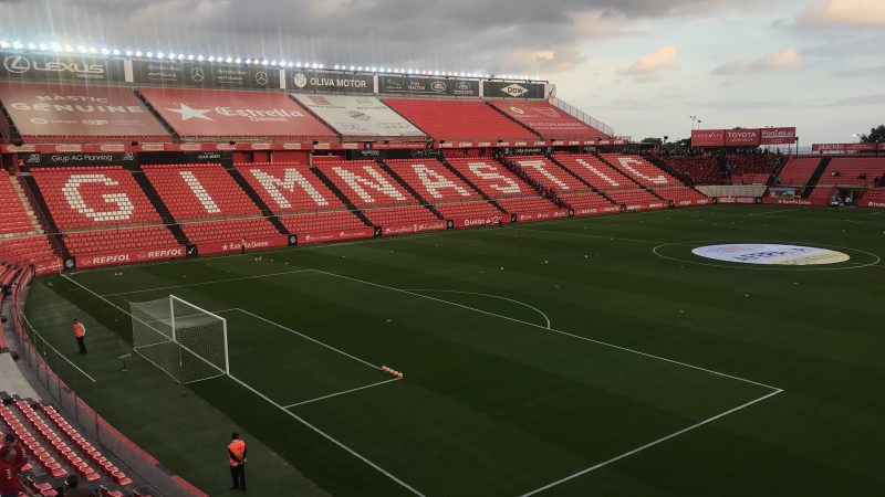 El Nou Estadi, minuts previs de començar el partit amb el Barça B. | Foto: Esports RAC1