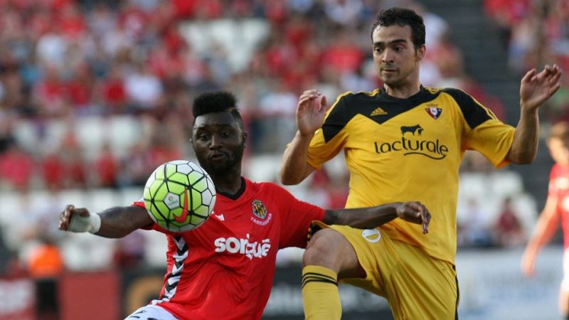 Lévy Madinda en el darrer xoc davant l'Osasuna.