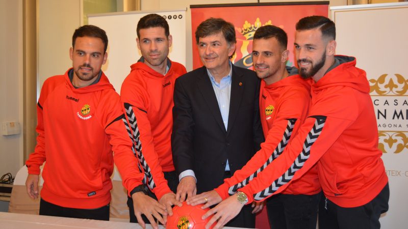 Matilla, Arzo, Javi Márquez i Álvaro Vázquez amb el president del Nàstic el dia de la seva presentació. |Foto: Gimnàstic de Tarragona