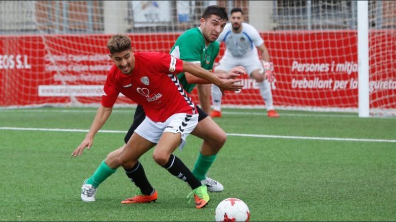 Moha, en el partit davant el CF Ascó. Foto: Pere Ferré - Diari de Tarragona