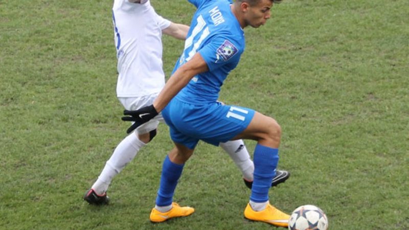 Rharsalla en un partit amb l'Olimpic Donetsk.