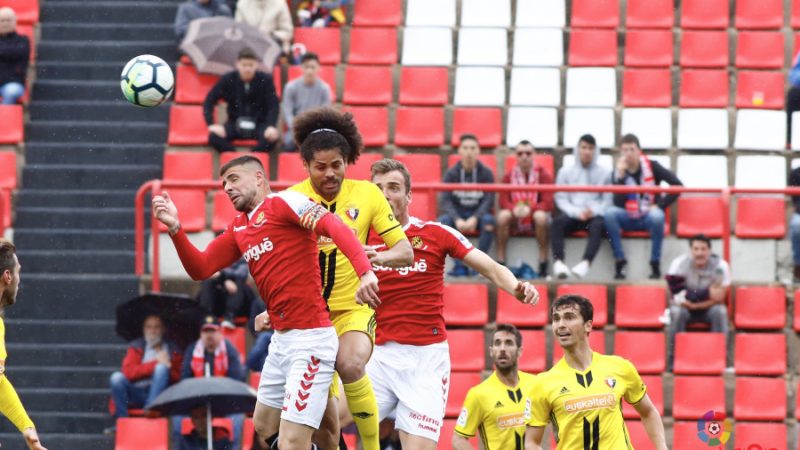 Molina intentant rematar a porteria. El capità va representar l'equip dins i fora del camp. |Foto: LaLiga