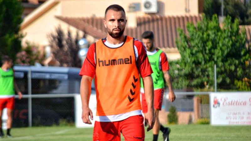 Javi Jiménez en una sessió d'entrenament amb el Nàstic. | Foto: marca.com