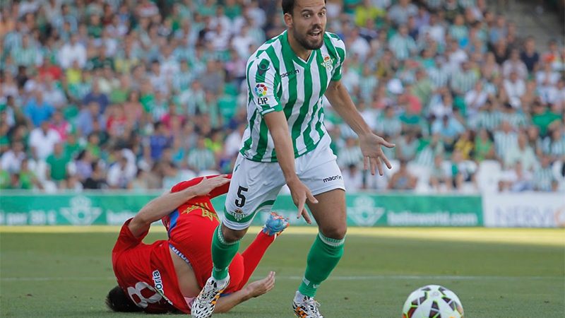 Javier Matilla, defensant la samarreta del Betis. | Foto: diariofranjiverde.com