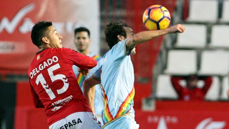 Juan Delgado, en un enfrontament contra el Rayo la temporada passada. | Foto: mundodeportivo.com