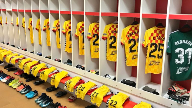 Interior del vestidor del Nàstic a l'estadi del Granada. | Foto: Gimnàstic de Tarragona